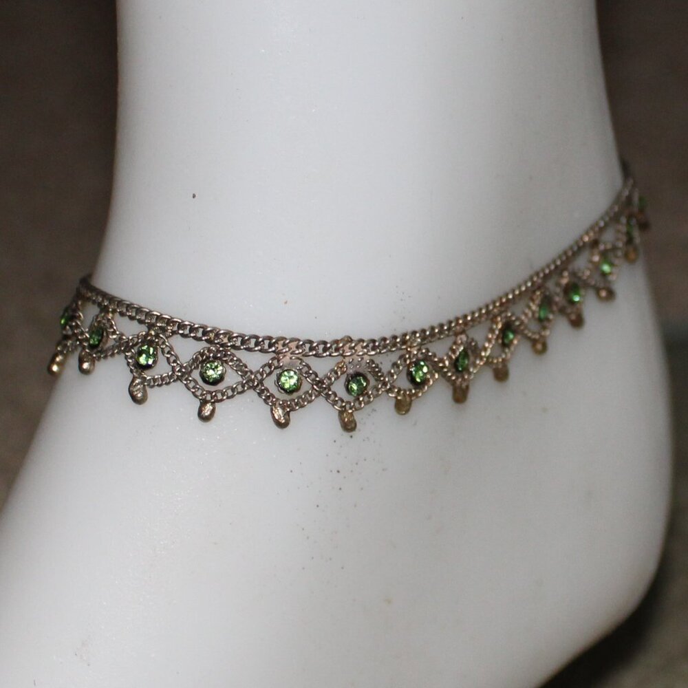 🎉HP🎉" Traditional Silver Moroccan Ankle Bracelet with Green Stones